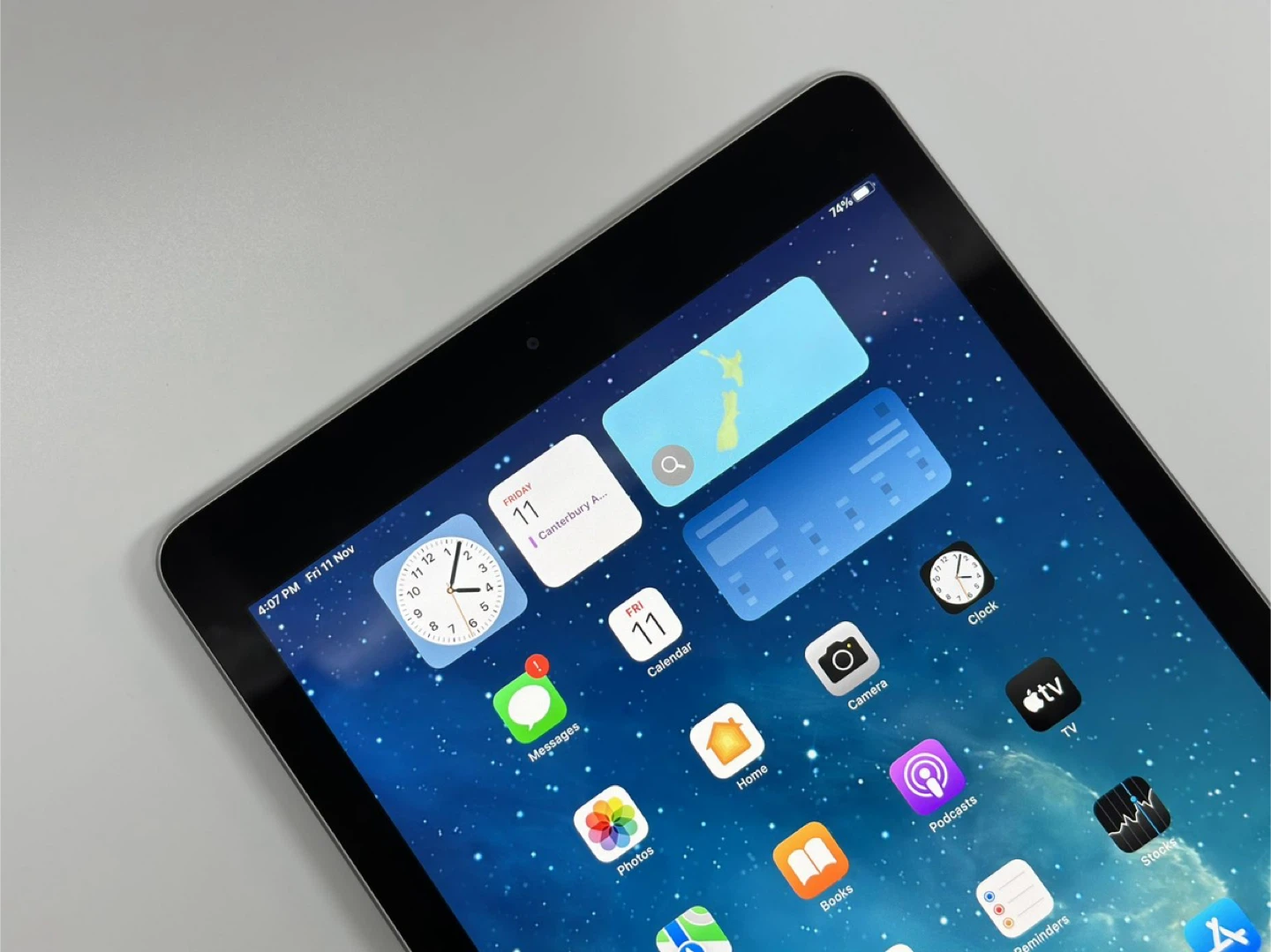 Apple iPad 6th Gen 32GB - WiFi - Space Grey - Very Good (#2) - photo 3