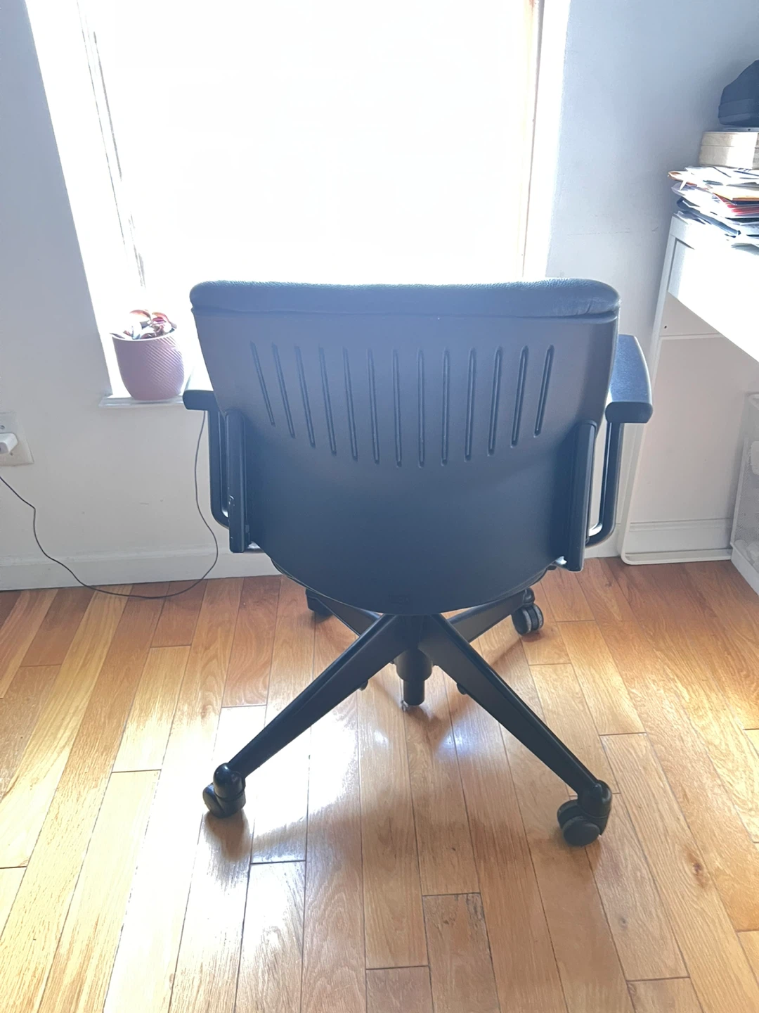 Black Office Chair - photo 5