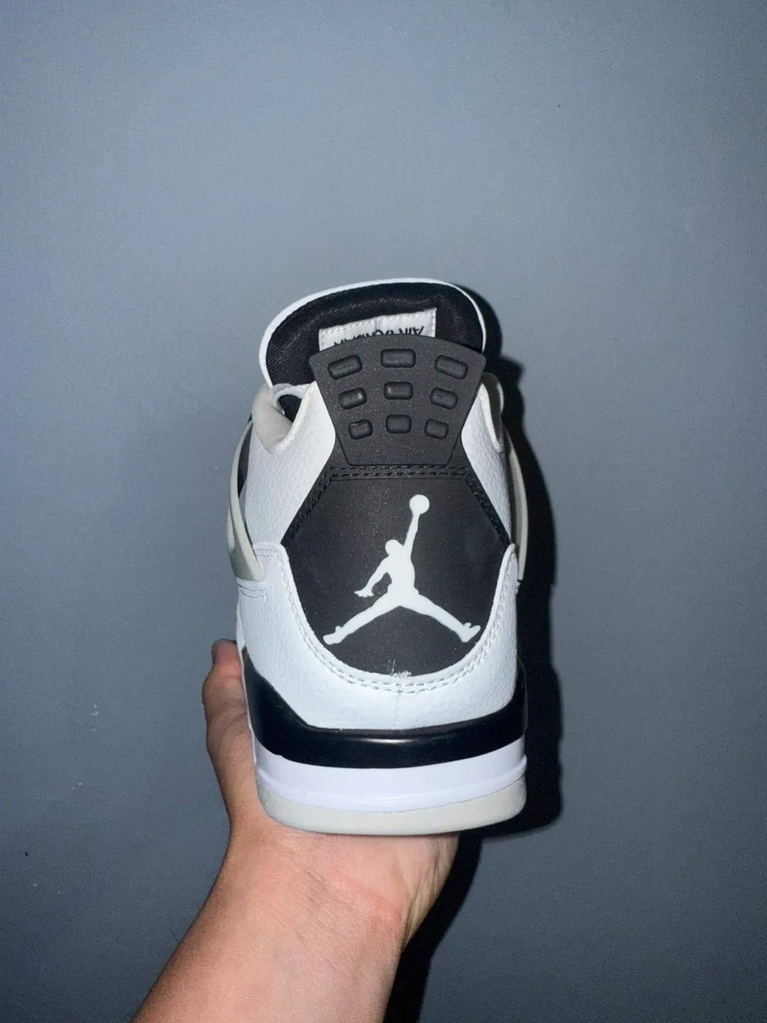 New Jordan 4 Retro 'Frozen Moments' Size 11 image indicator(3)