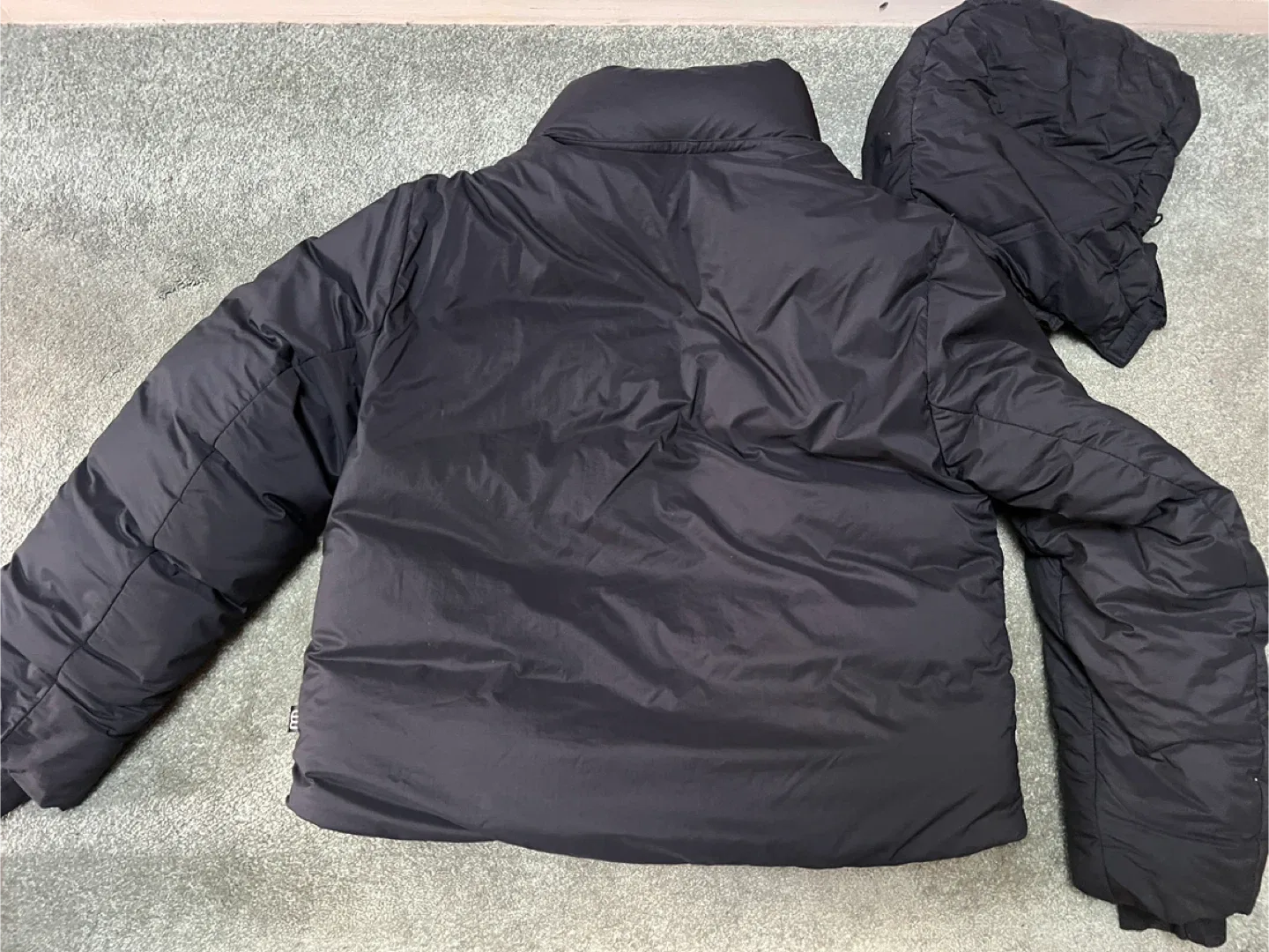 Climate Lab Black Puffer Jacket size M image indicator(6)