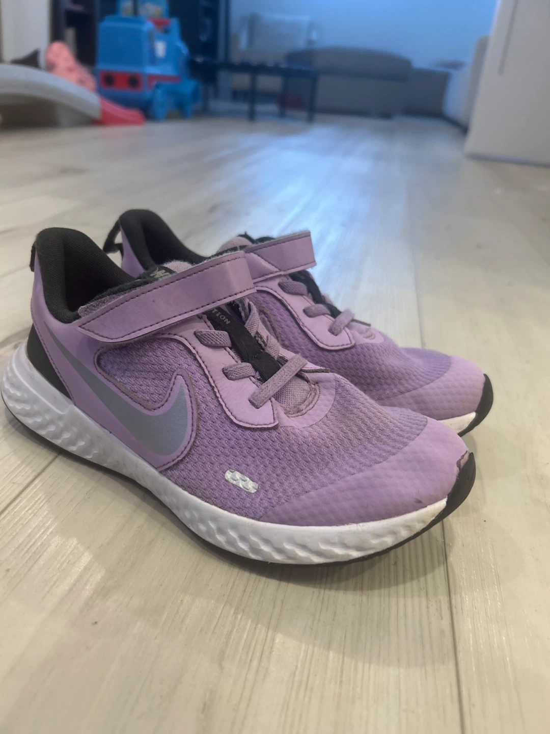 Nike Revolution 5 Lilac Kids Shoes - Size 2.5Y