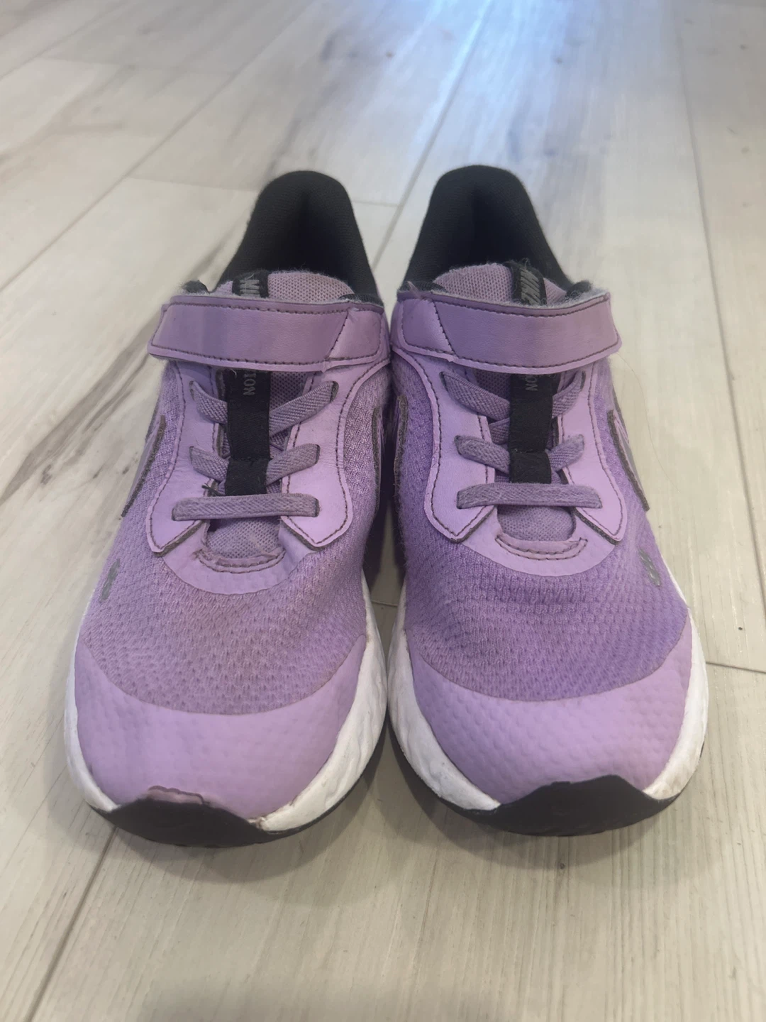 Nike Revolution 5 Lilac Kids Shoes - Size 2.5Y - photo 2