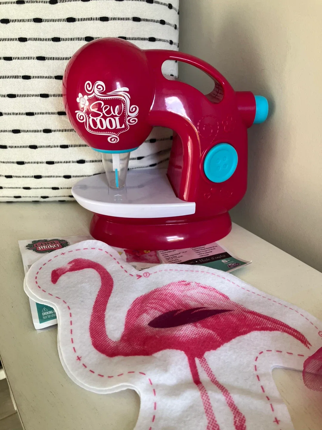 Sew Cool Sewing Machine & Craft Kit image indicator(3)