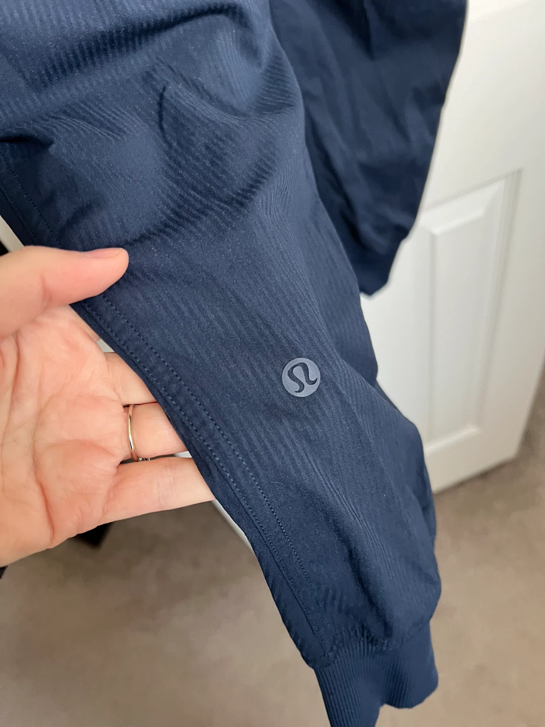 Size 4 lulu dance studio pants-navy blue - photo 3
