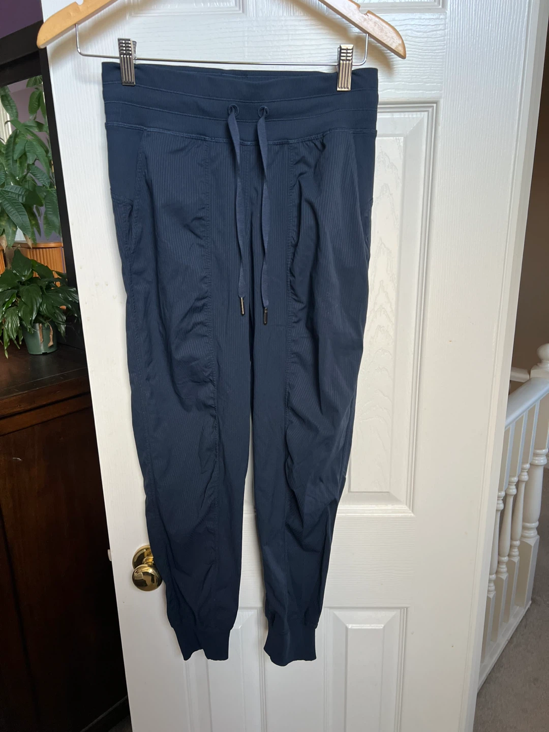 Size 4 lulu dance studio pants-navy blue