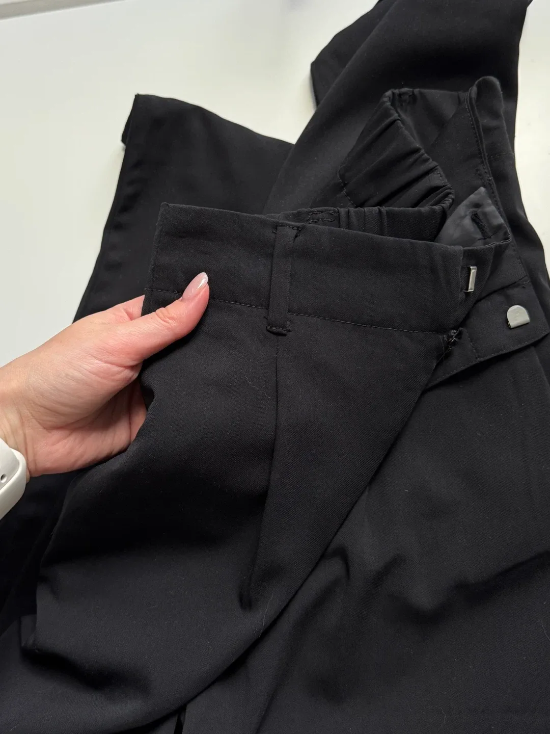 H&M Black Pants - Size 2 image indicator(4)