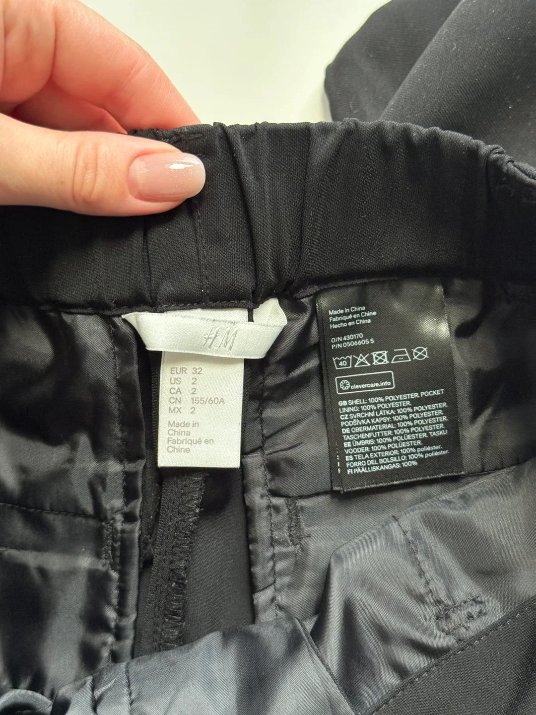 H&M Black Pants - Size 2 image indicator(2)