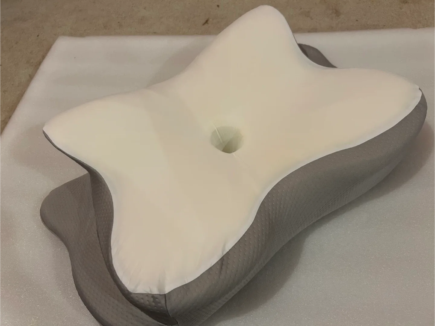 Butterfly Pillow - Grey&White image indicator(2)