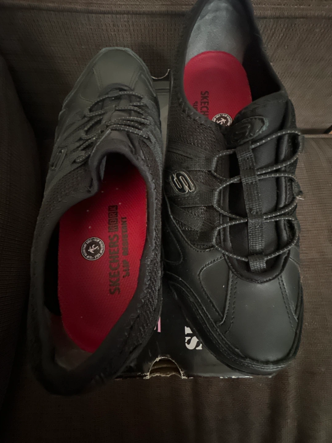 Skechers Slip Resistant Shoes Size 6 - photo 2
