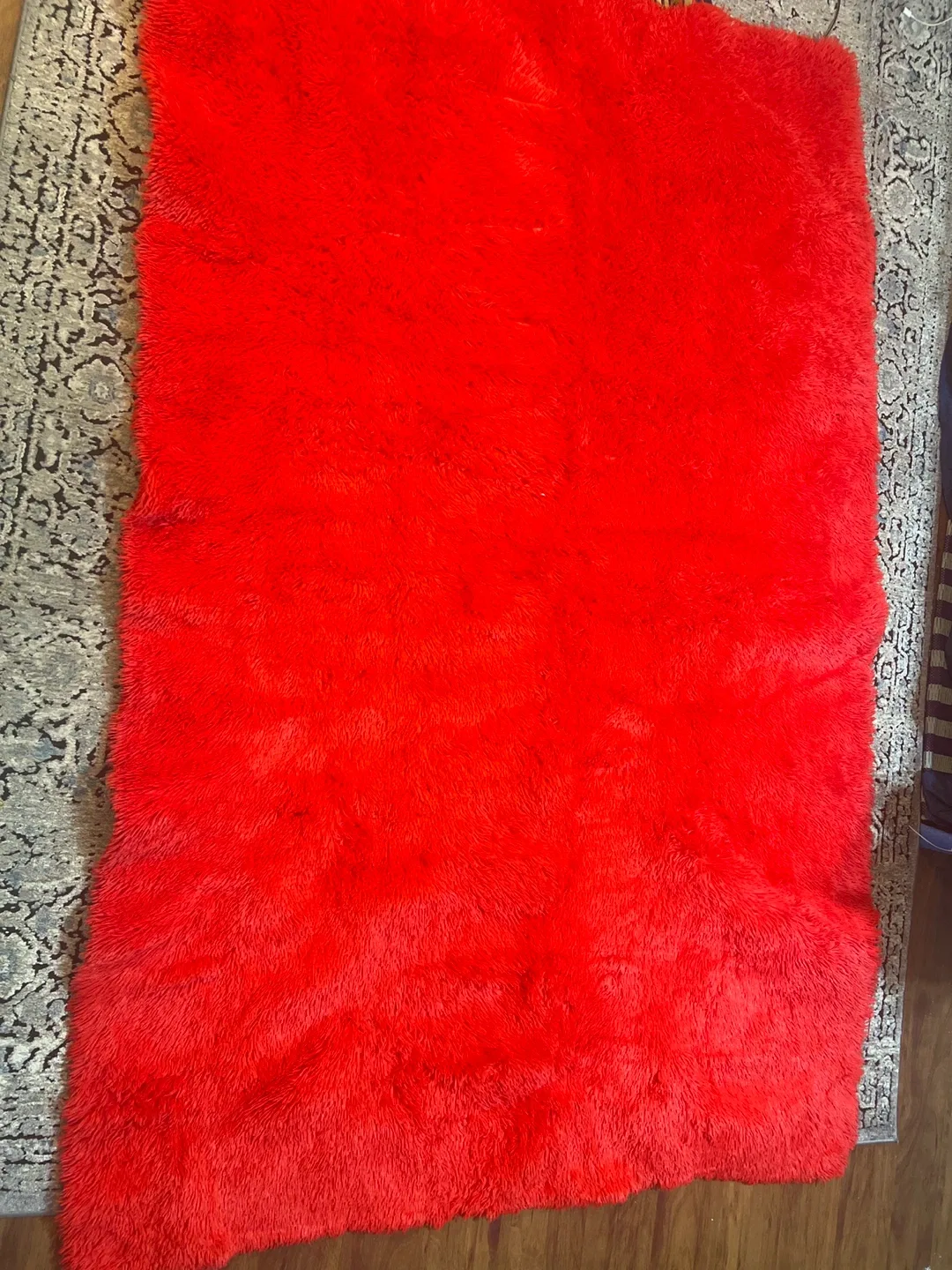 Red Fluffy Microfiber Area Rug image indicator(2)