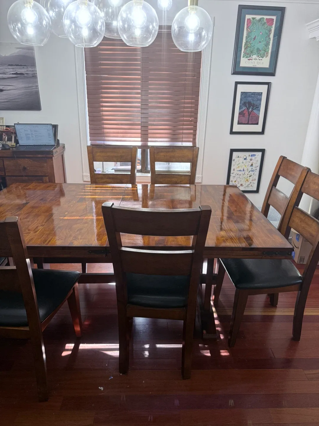 Dining Table with 8 Chairs image indicator(7)