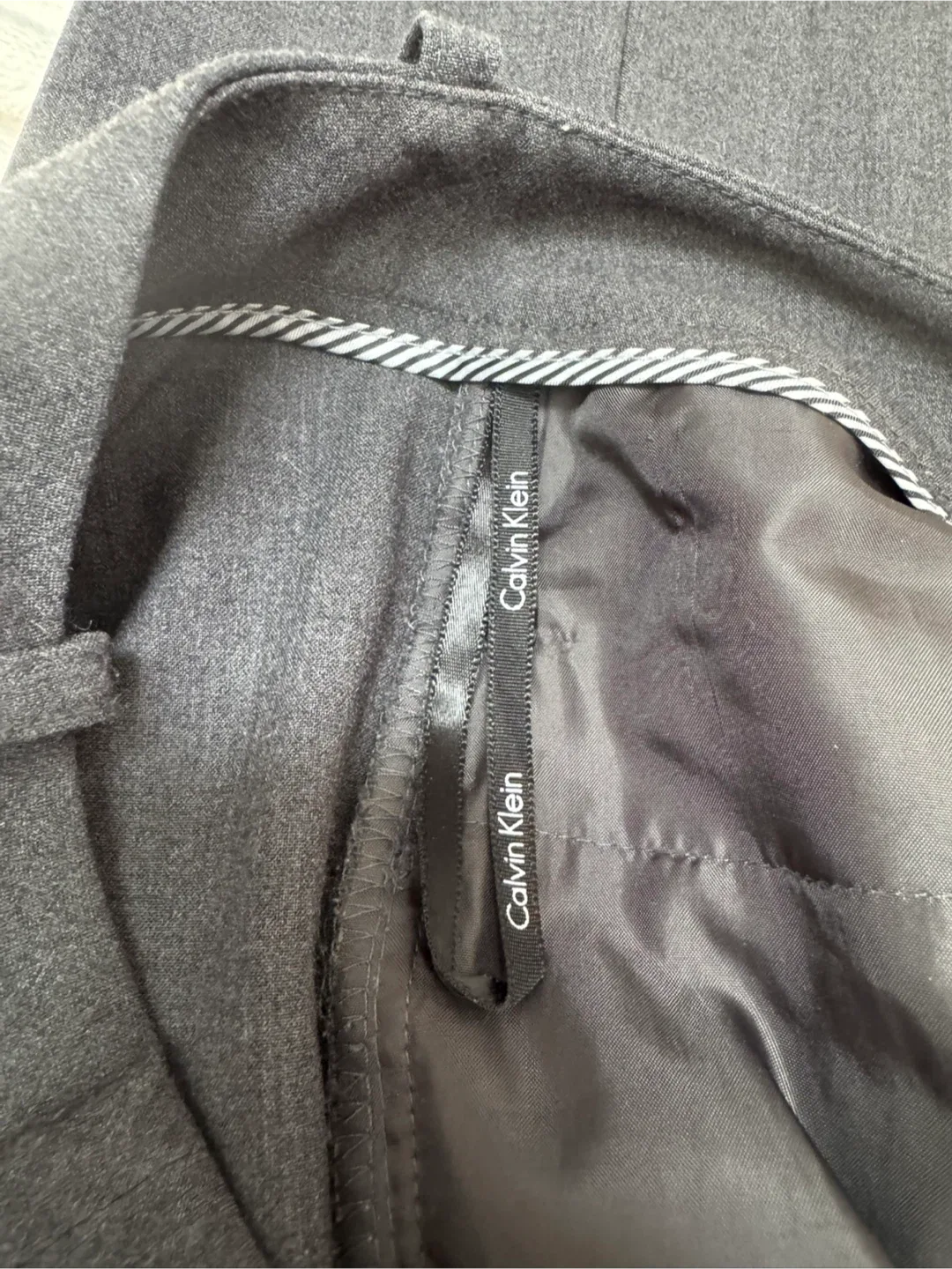 ✨ NEW Calvin Klein Women’s Blazer 6, Pants 4 ✨ image indicator(7)