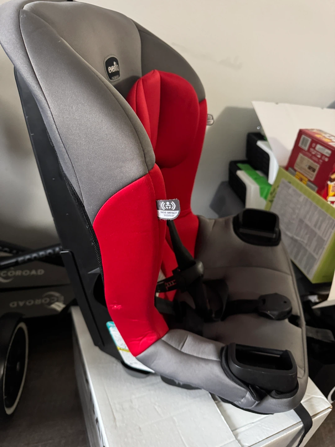 Evenflo Car Seat - Grey and Red - photo 3