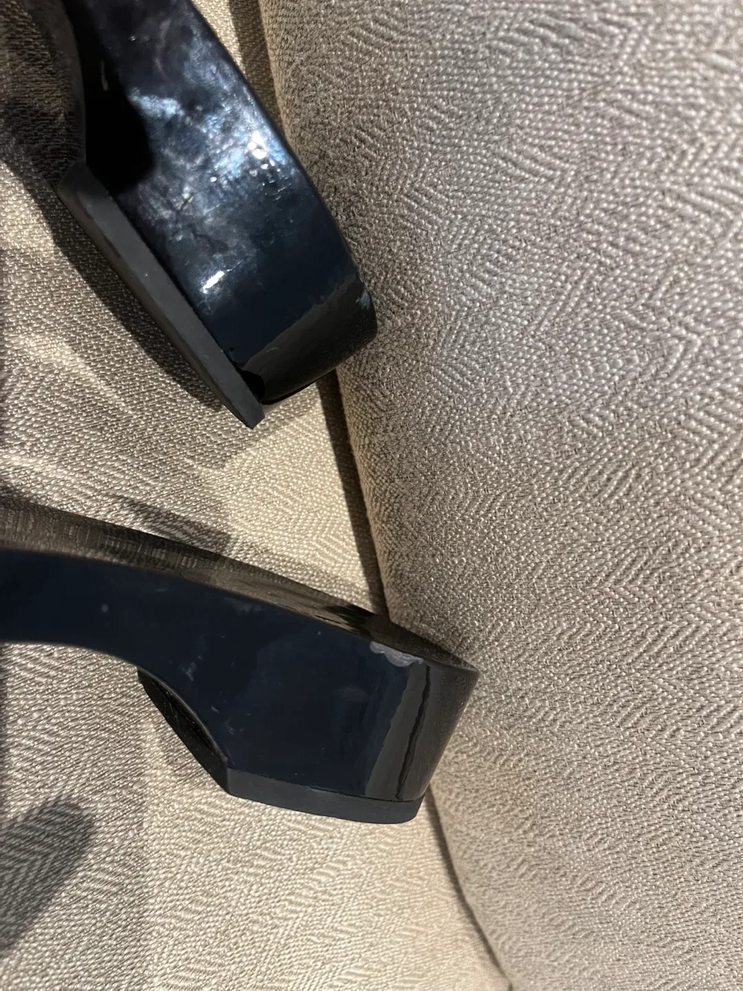 Gucci Women’s Sandals image indicator(5)