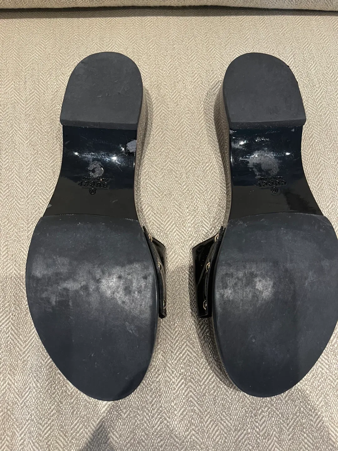 Gucci Women’s Sandals image indicator(2)