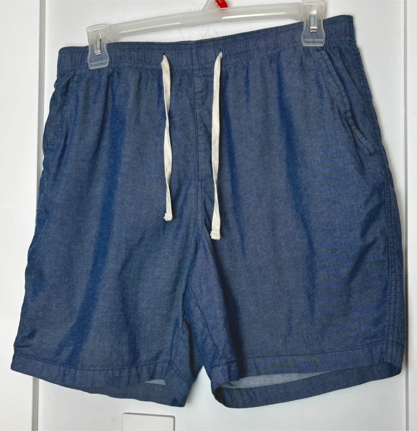 Old Navy Relaxed Cotton Chambray Jogger Shorts image indicator(2)