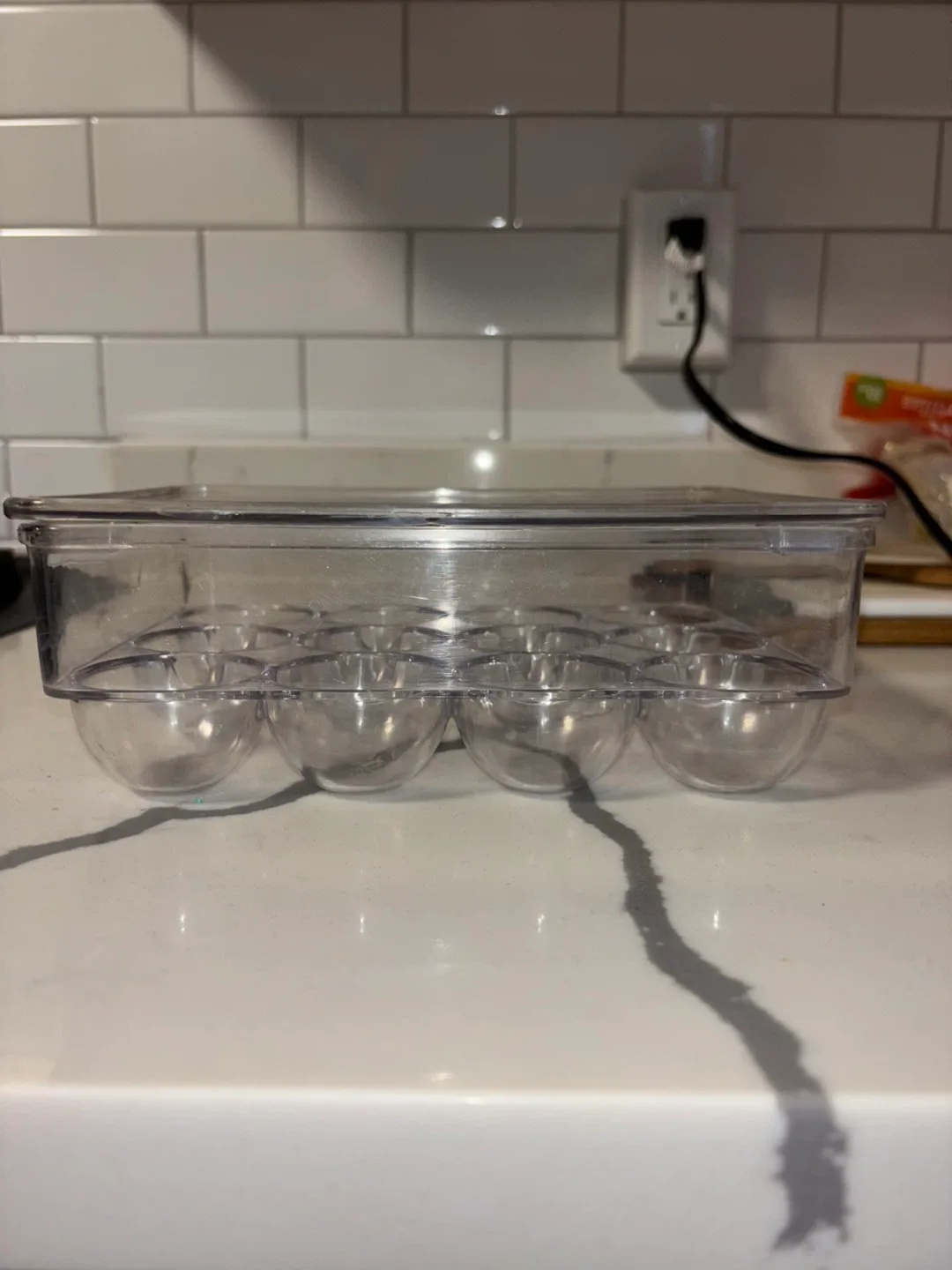 Clear Plastic Egg Holder with Lid thumbnail
