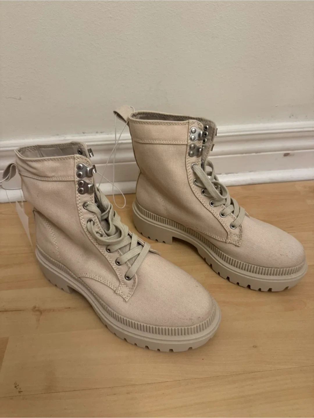 H&M beige canvas boots - size 5 W