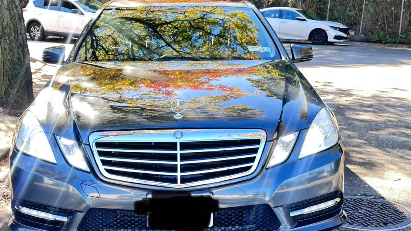 Mercedes-Benz E350 Gray Sedan image indicator(4)