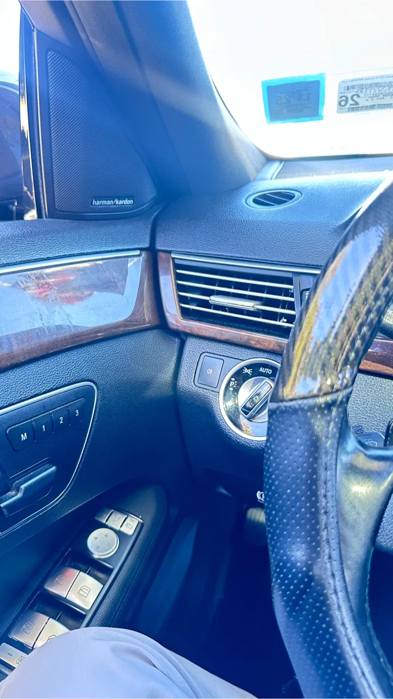 Mercedes-Benz E350 Gray Sedan image indicator(6)