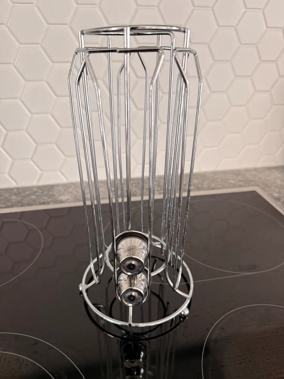 Nespresso Pixie Machine - Like New! image indicator(4)