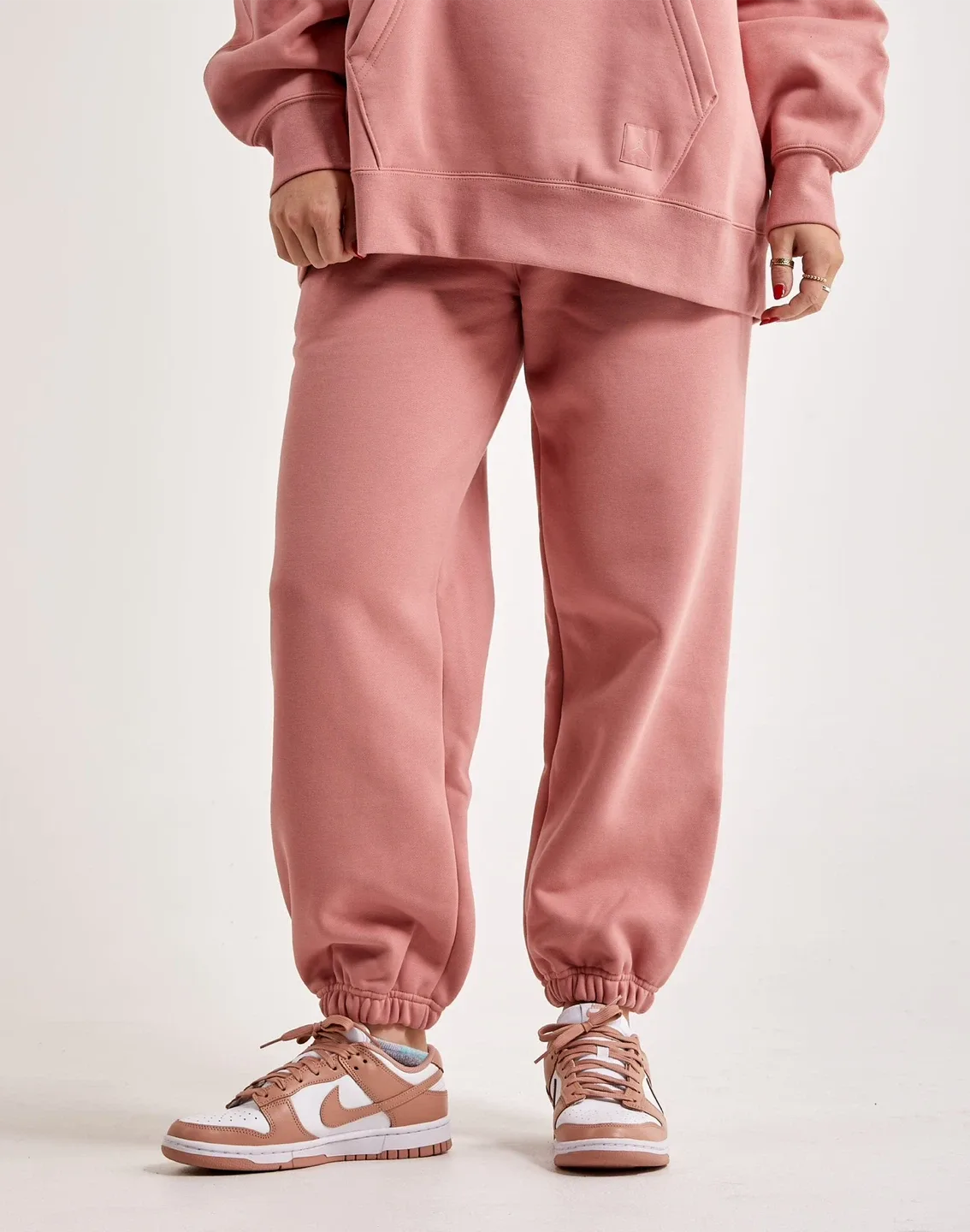 Air Jordan Flight Loose Fit Fleece Pink Jogging Pants image indicator(3)