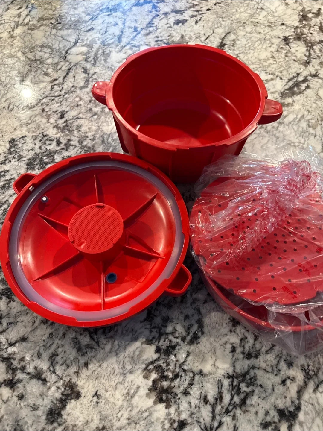 Meyer Microwave Pressure Cooker - Italian Red image indicator(3)