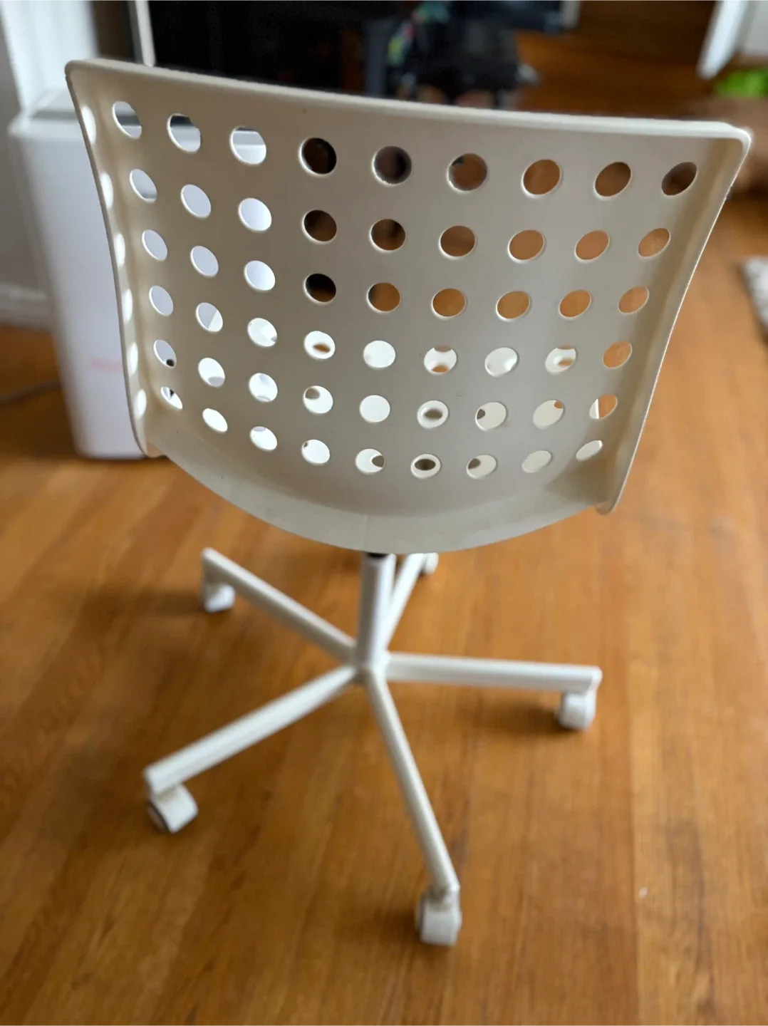 IKEA Skalberg Swivel Chair - White image indicator(3)