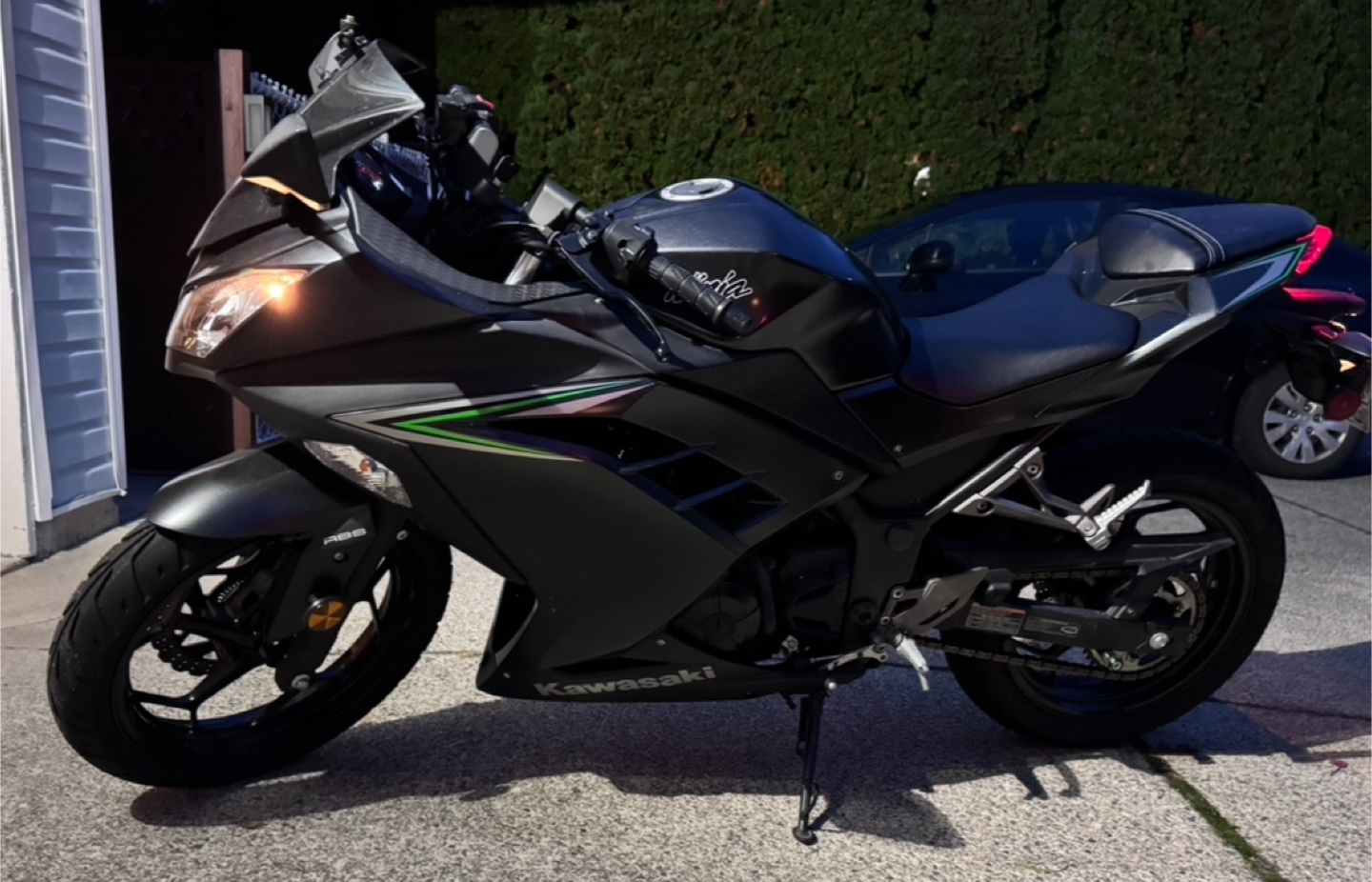 Kawasaki Ninja 300 Motorcycle - photo 2