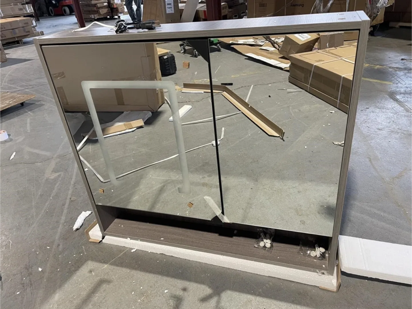 Bathroom Vanity with LED Mirror Cabinet & Ceramic Sink Set, 32'' image indicator(8)