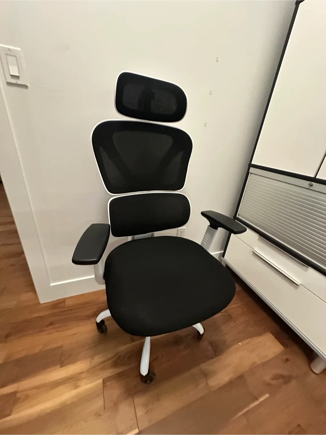Ergonomic chair thumbnail