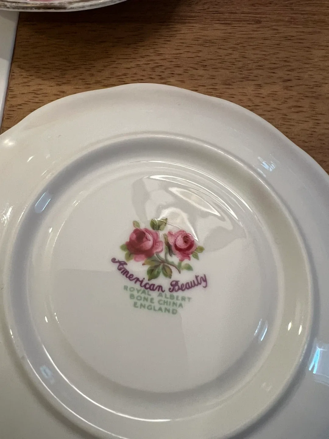 Royal Albert American Beauty Teacup & Saucer Set image indicator(4)