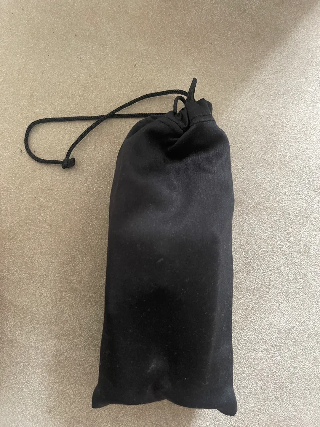 Compact Black Binoculars with Case image indicator(4)