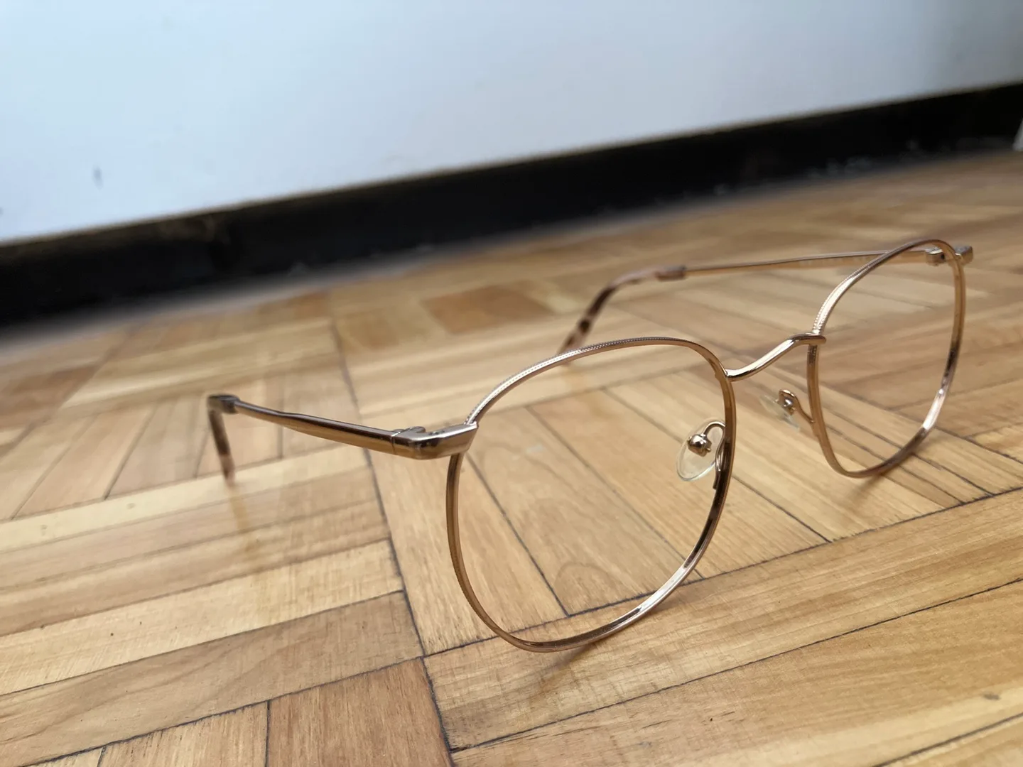 Bailey Nelson glasses image indicator(2)