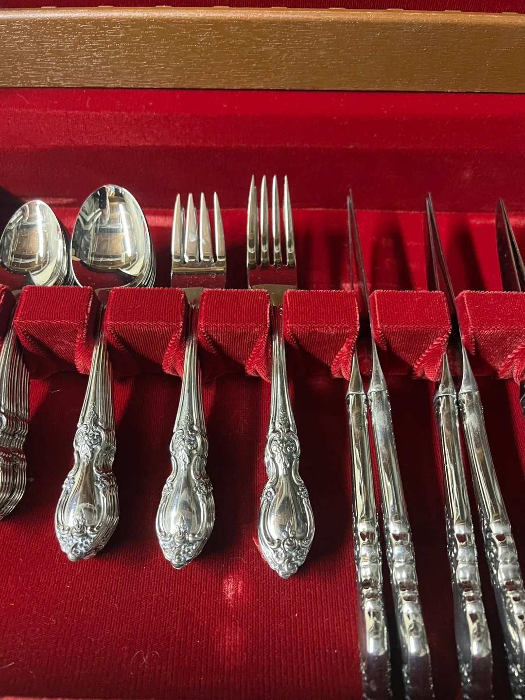 40 pcs. Community Stainless Oneida flatware! image indicator(2)