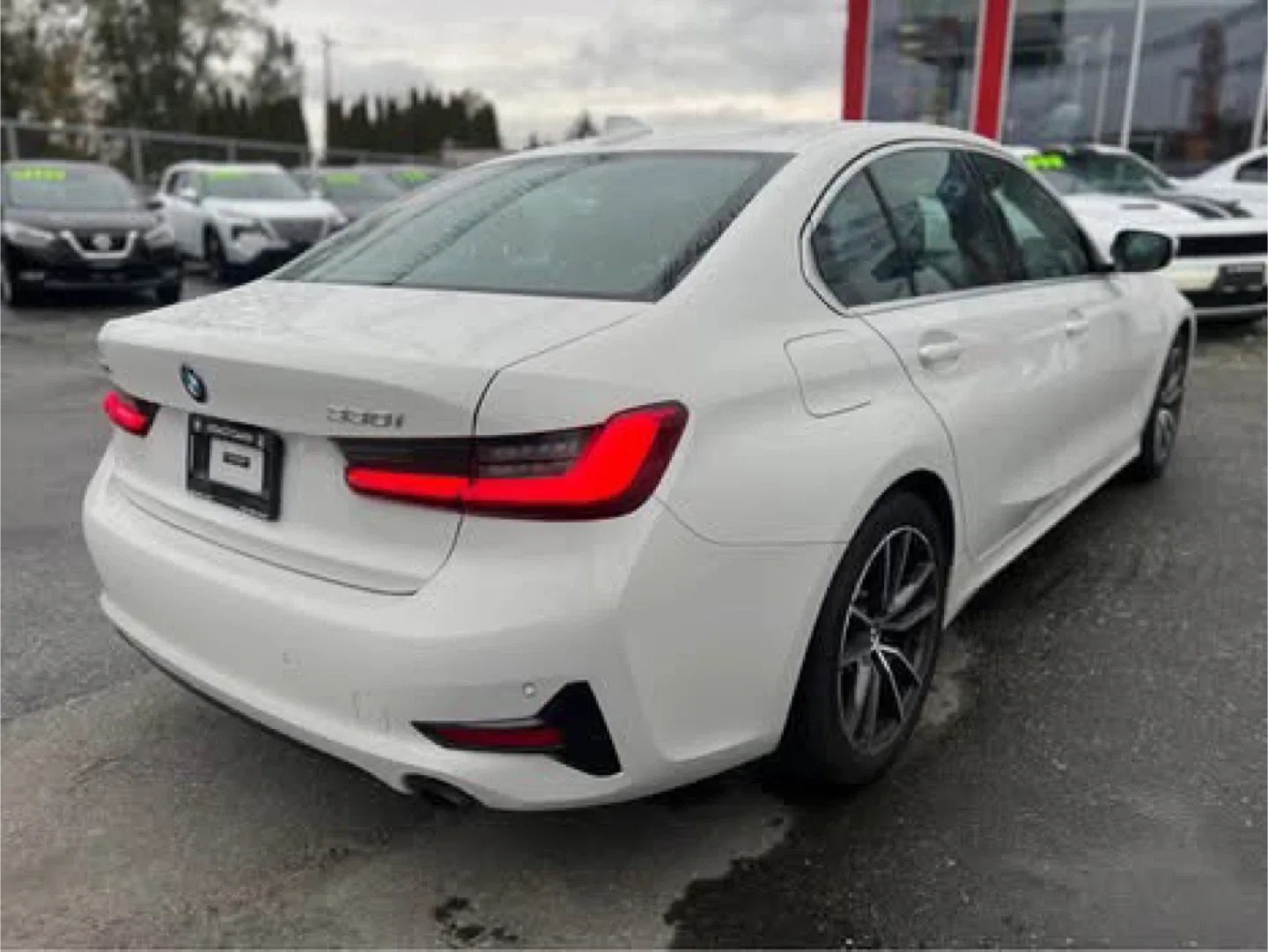 BMW 330i xDrive image indicator(4)