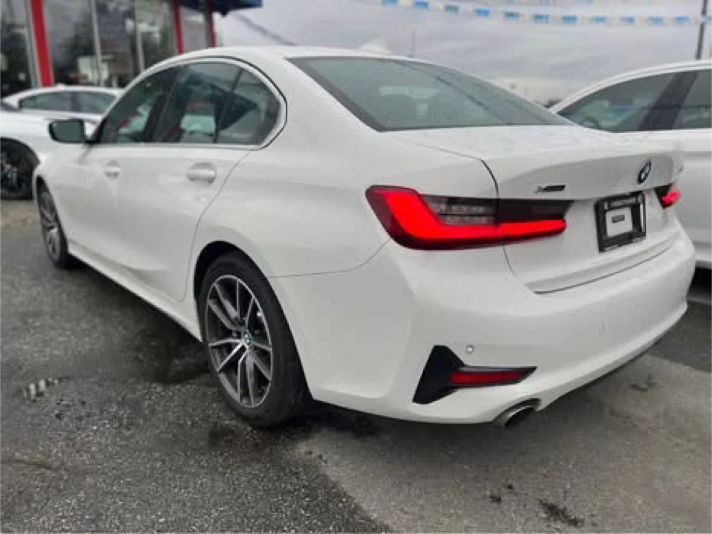 BMW 330i xDrive image indicator(6)