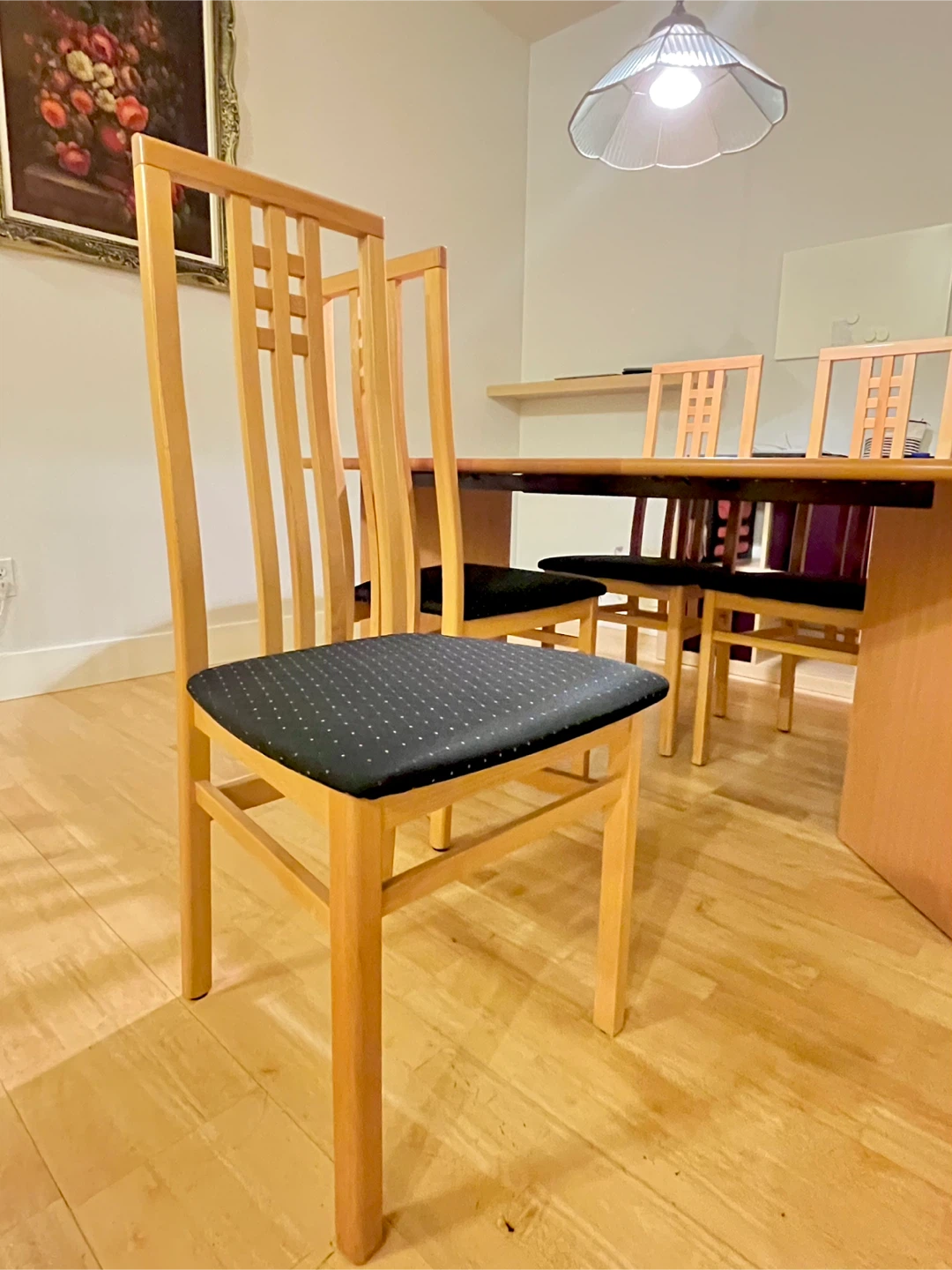 FREE Convertible Oval Dining Table + 4 Chairs (Made in Denmark) - photo 4