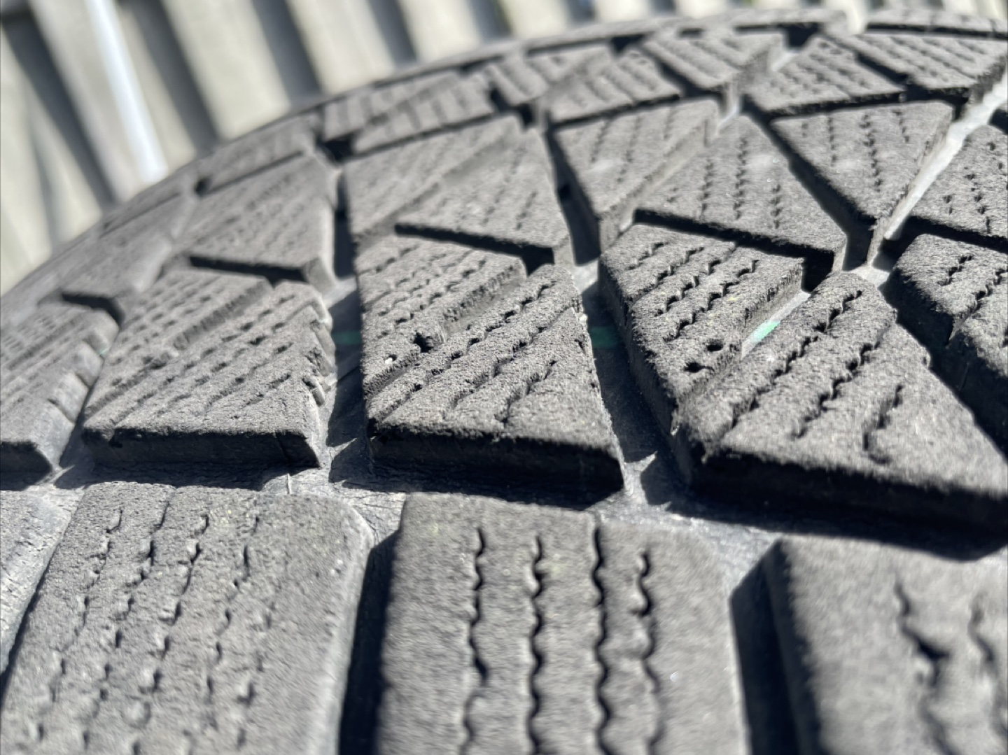Winter Tires on Rim- Bridgestone Blizzak DM-V2 225/65R17 Tire - photo 3