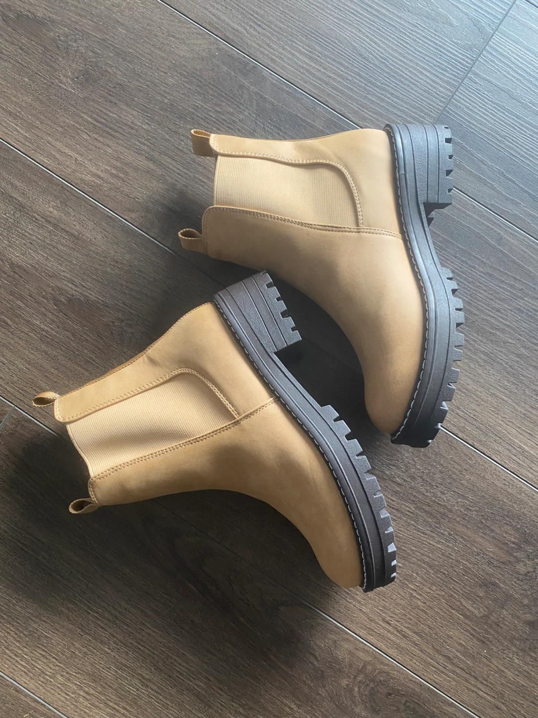 Joe Fresh Tan Chelsea Boots - Size 6