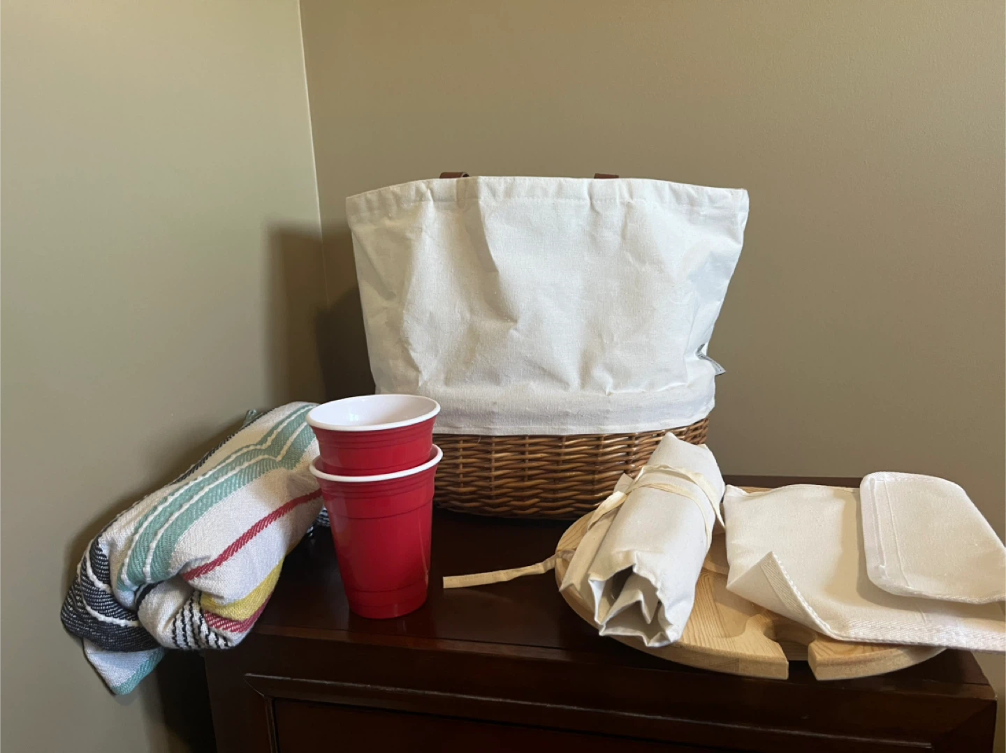 Picnic Basket with Accessories
