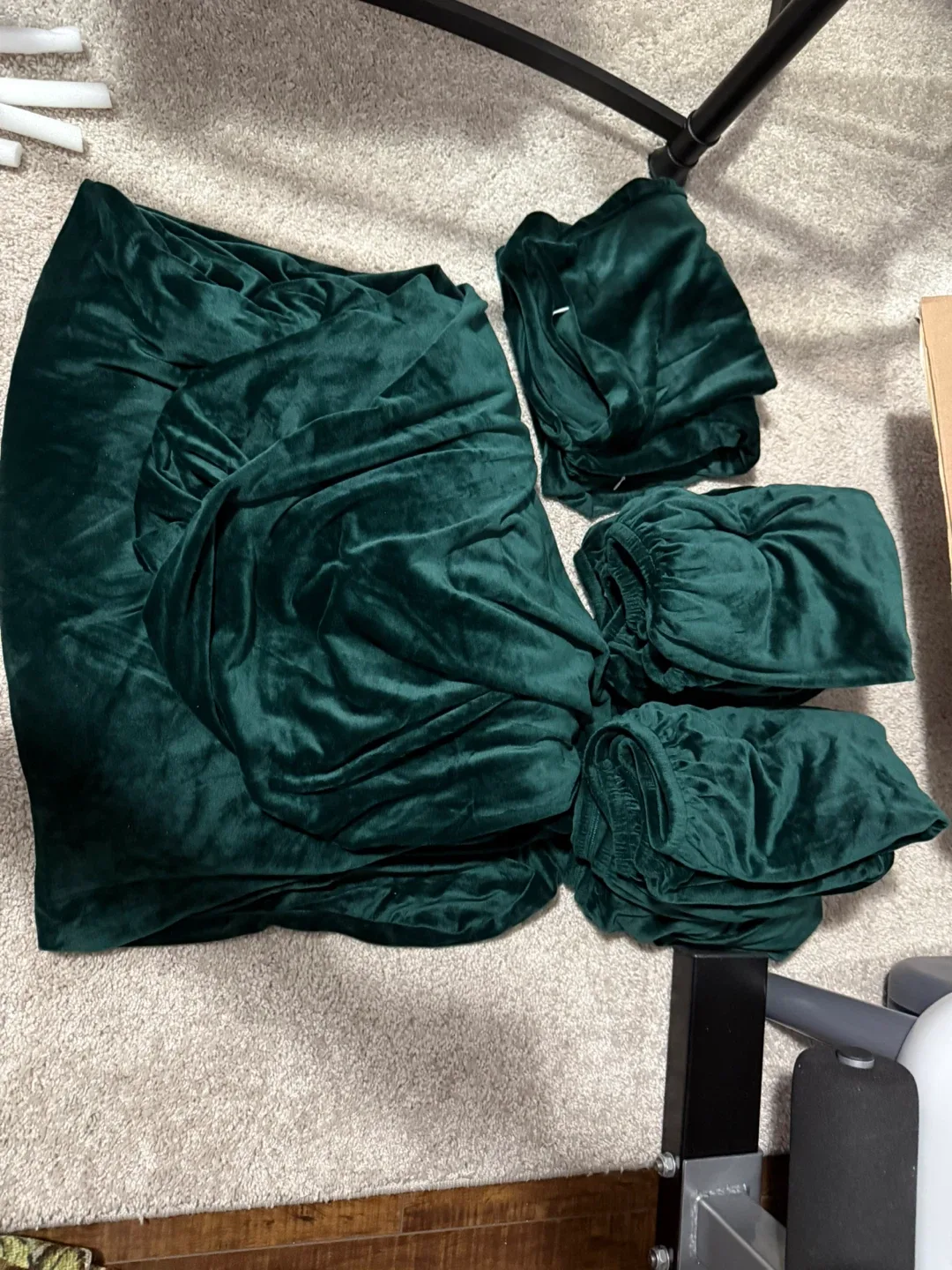 Stretch Velvet Sofa Cover Set – Dark Green (7+2 PCS) image indicator(2)