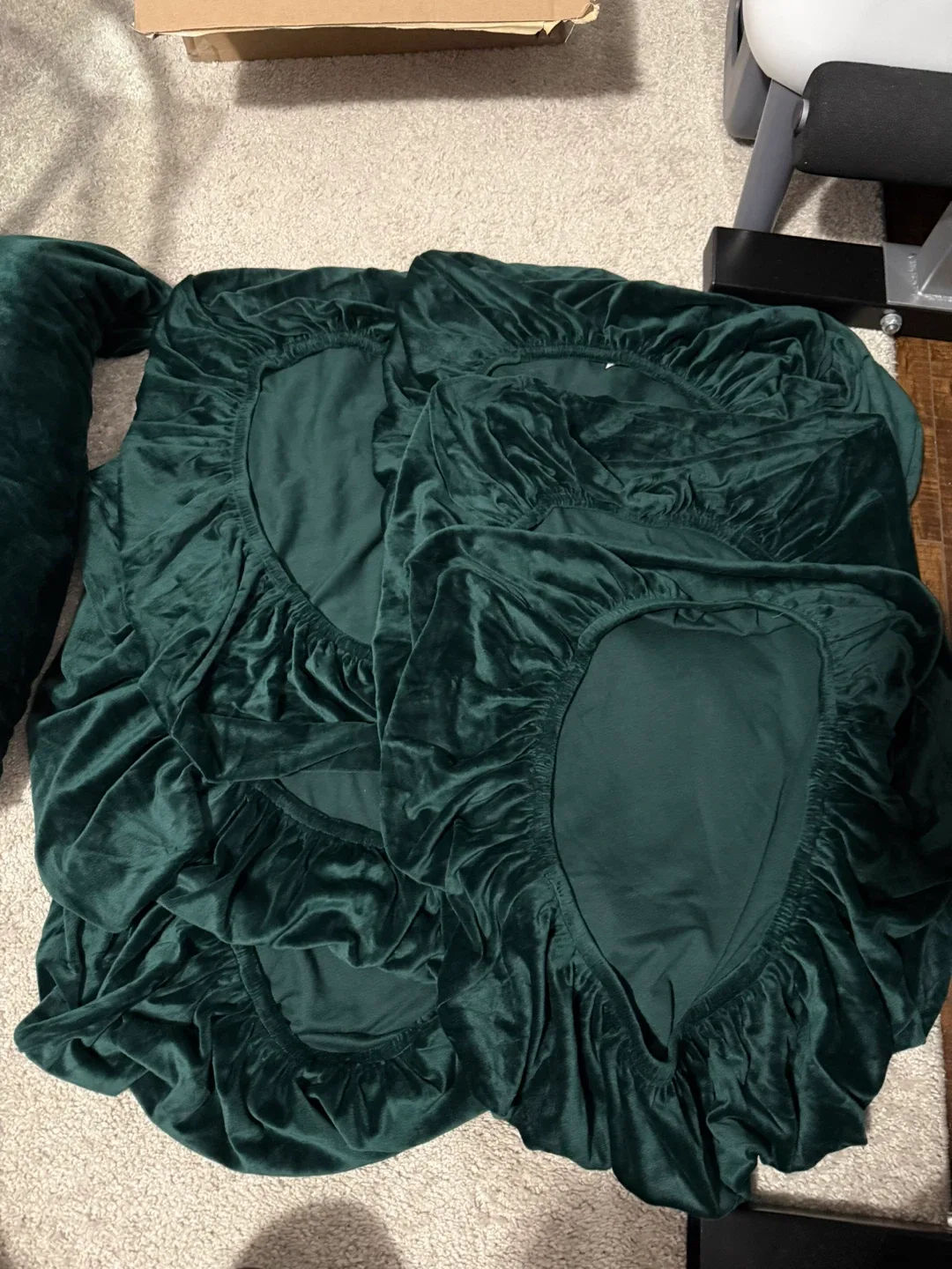 Stretch Velvet Sofa Cover Set – Dark Green (7+2 PCS) image indicator(4)