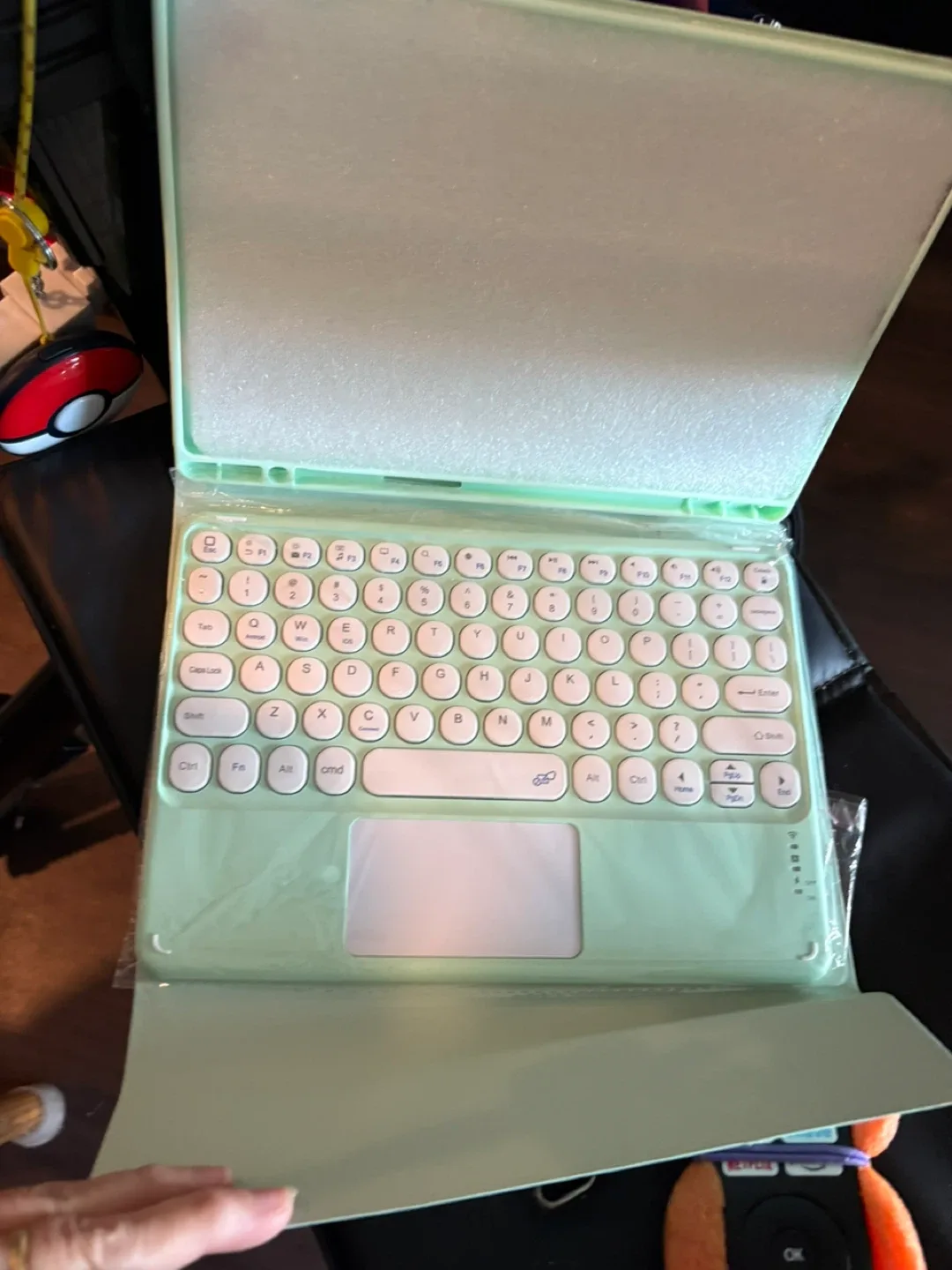 Hamile iPad Keyboard Case - Green image indicator(2)