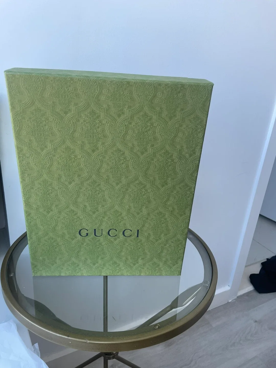 Large Gucci Box & wrapping tissue thumbnail