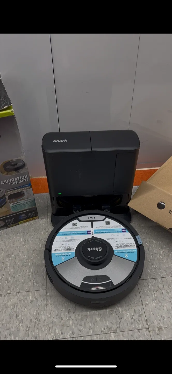 Shark Matrix Plus 2-in-1 Robot Vacuum thumbnail
