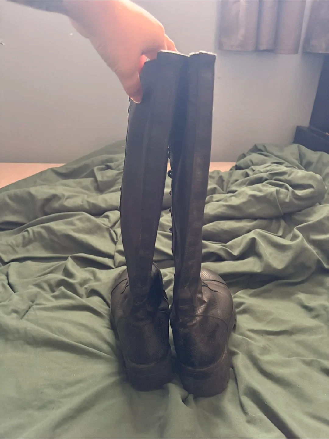 Black Lace-Up Knee-High Boots - Size 8.5 image indicator(4)
