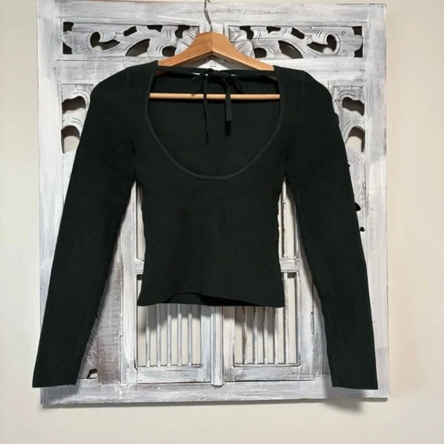 Babaton Sculpt Knit Top - Green, Size M - New with tags ✨ image indicator(3)