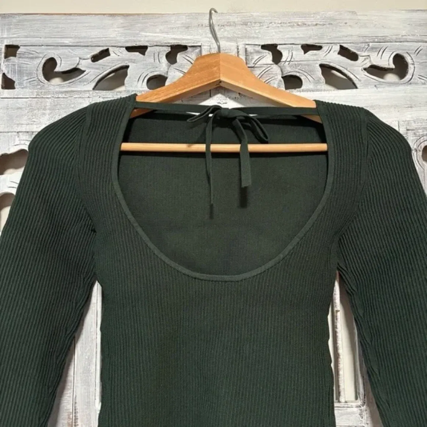 Babaton Sculpt Knit Top - Green, Size M - New with tags ✨ image indicator(4)