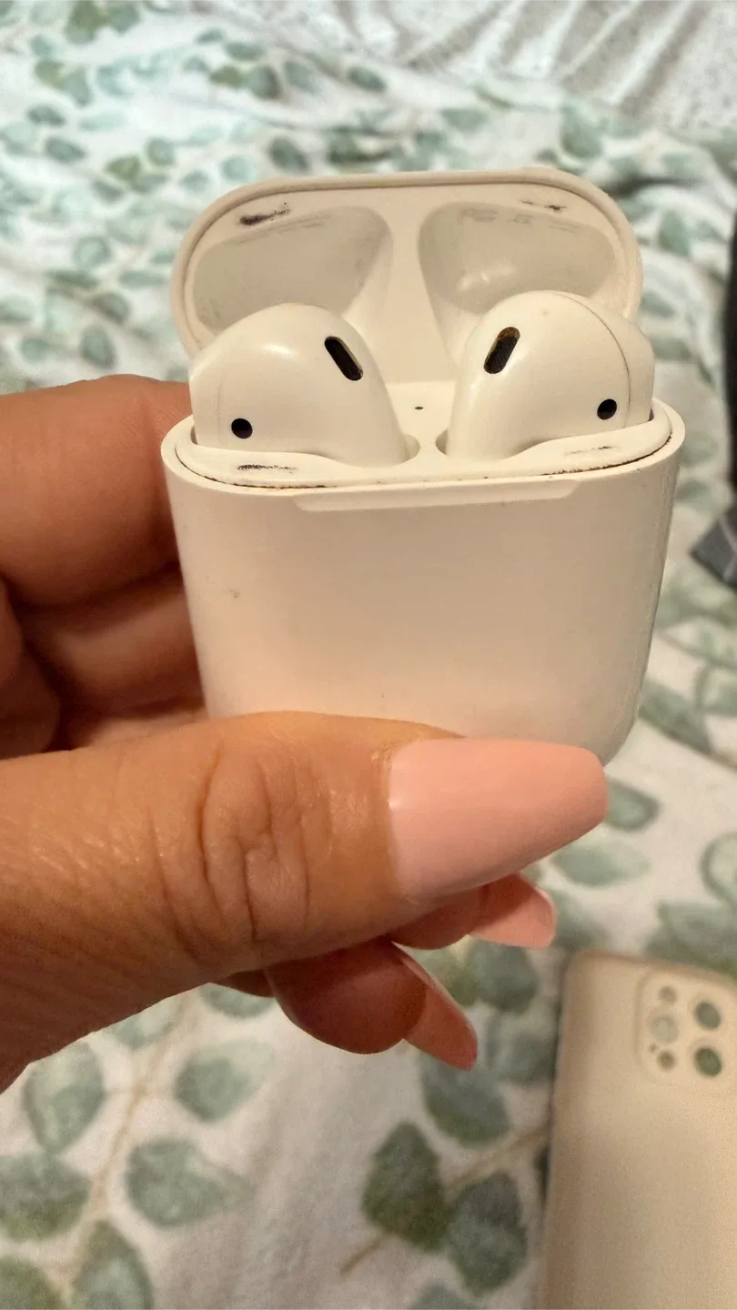 Apple AirPods 2nd generation image indicator(3)